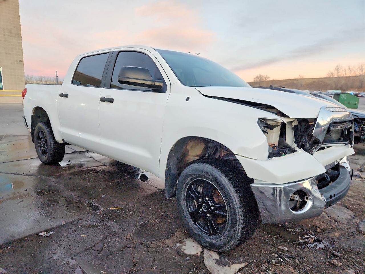 2008 TOYOTA TUNDRA CREWMAX photo 4