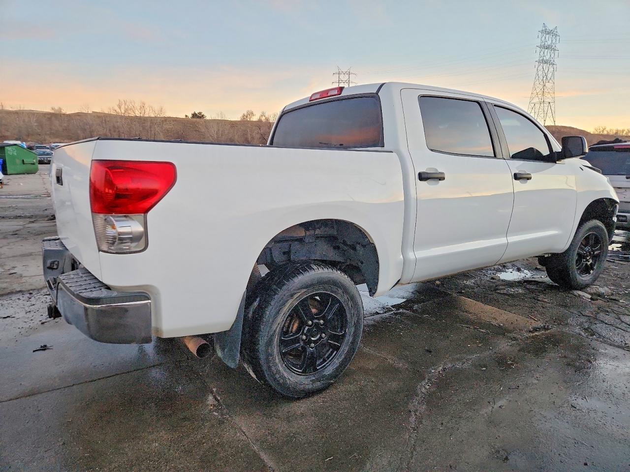 2008 TOYOTA TUNDRA CREWMAX photo 3