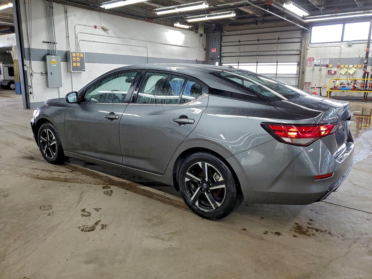 2025 NISSAN SENTRA SV photo 2