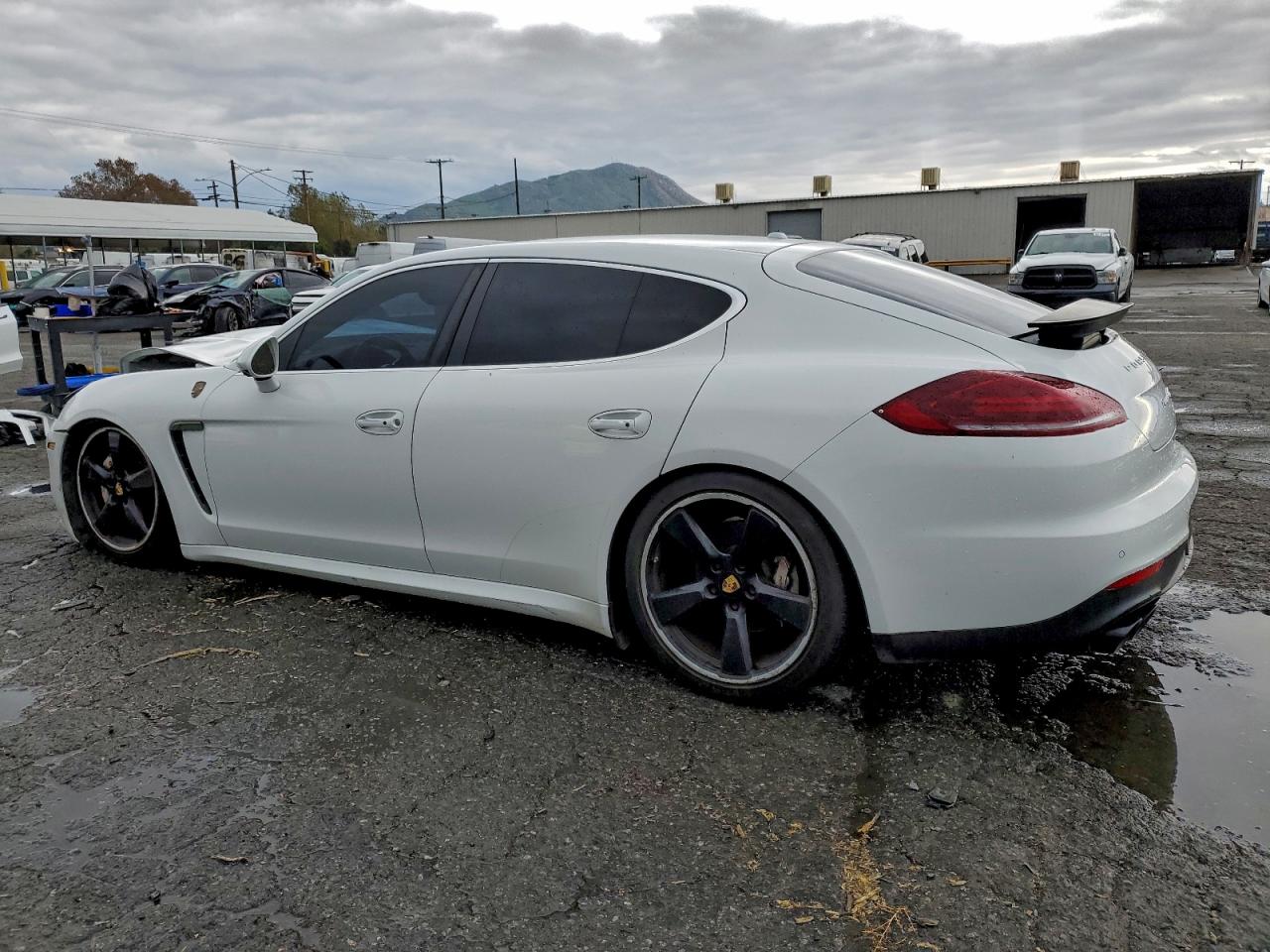 2015 PORSCHE PANAMERA S photo 2