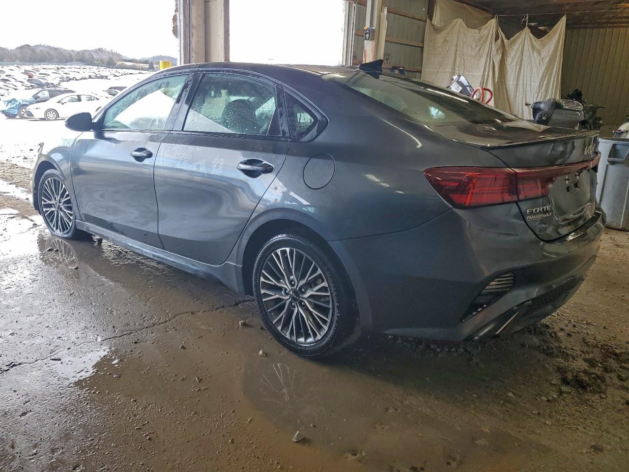 2024 KIA FORTE GT LINE photo 2