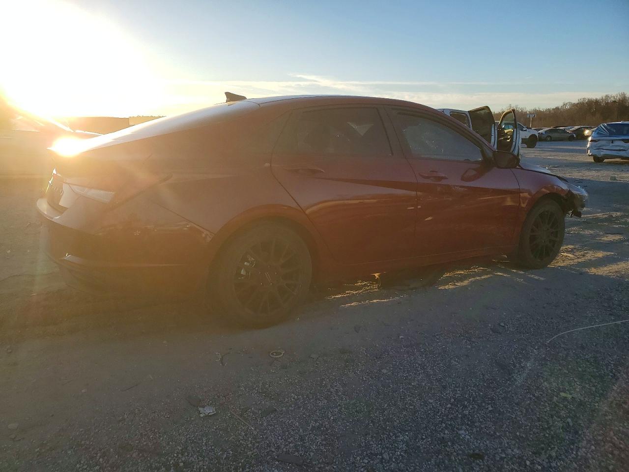 2023 HYUNDAI ELANTRA SEL photo 3
