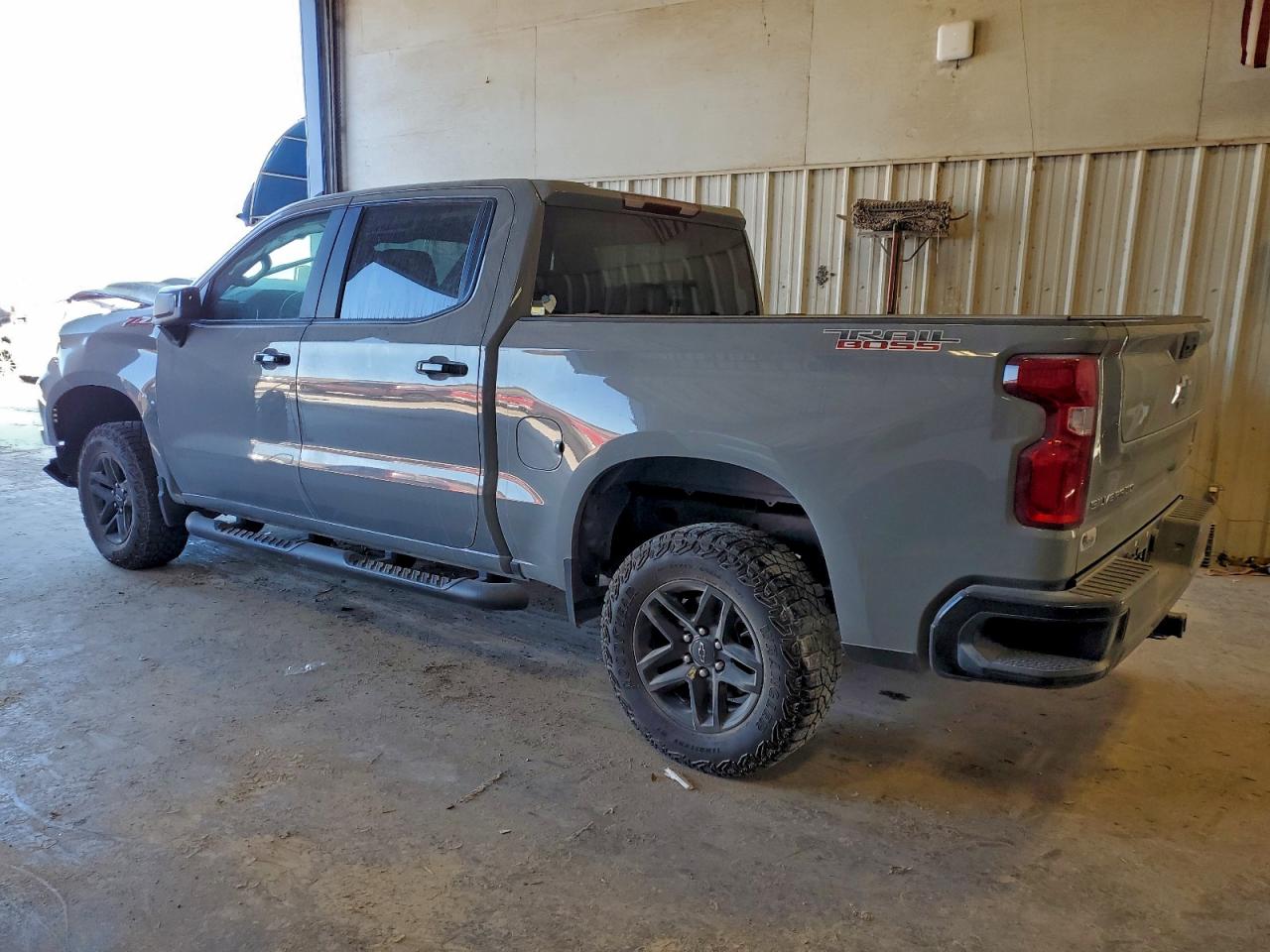 2024 CHEVROLET SILVERADO K1500 LT TRAIL BOSS photo 3