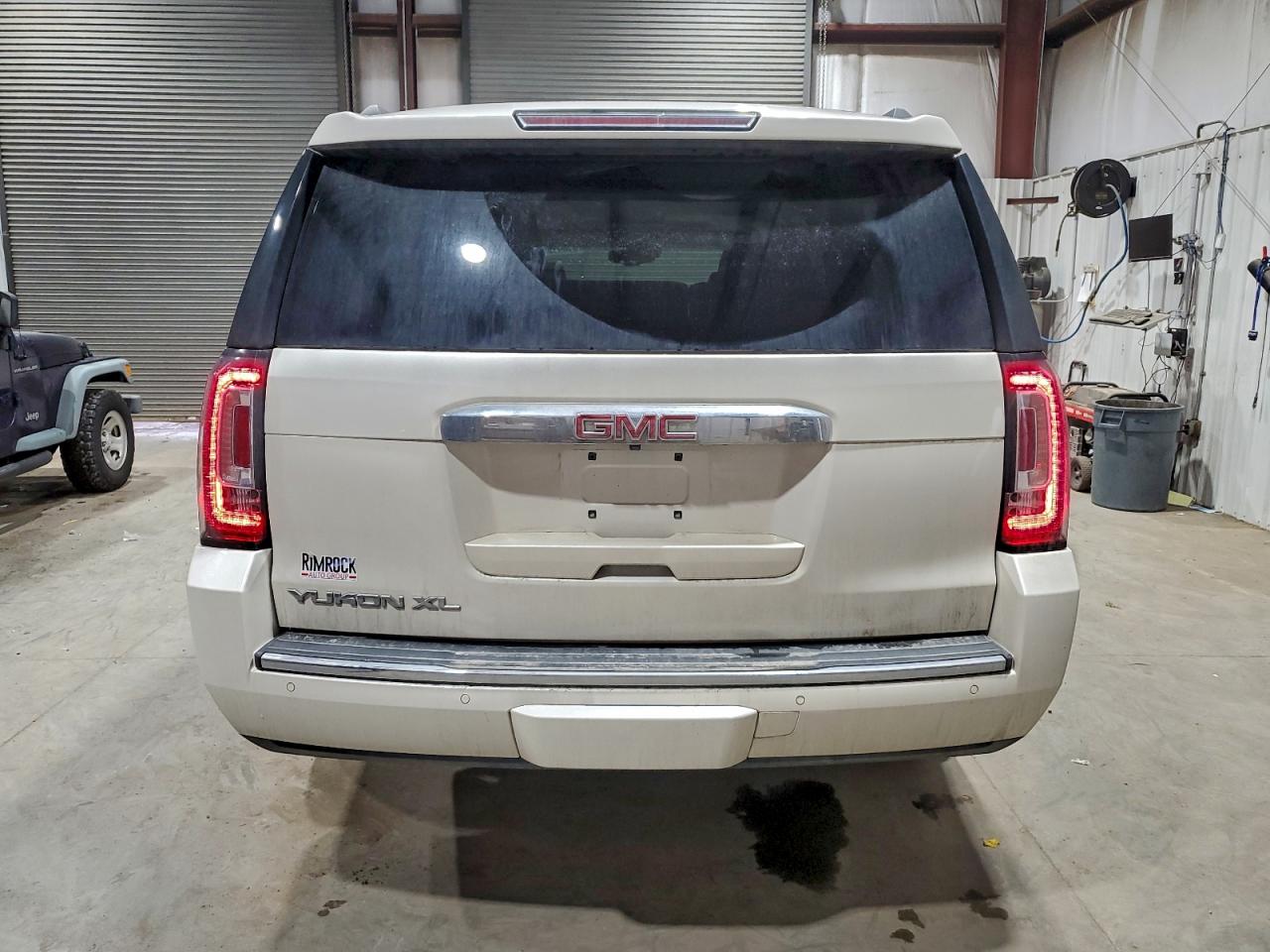 2015 GMC YUKON XL DENALI photo 6