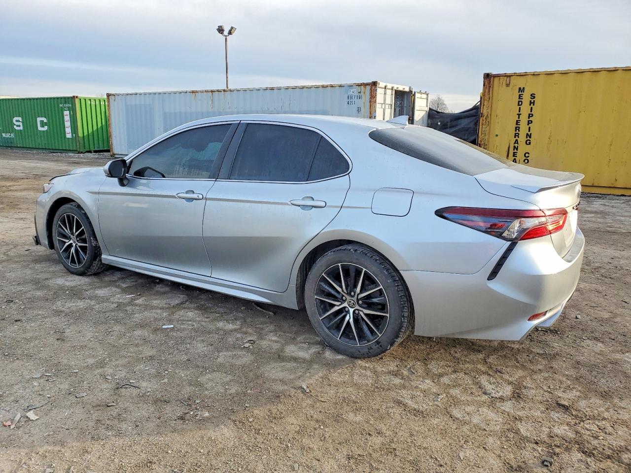 2022 TOYOTA CAMRY SE photo 2