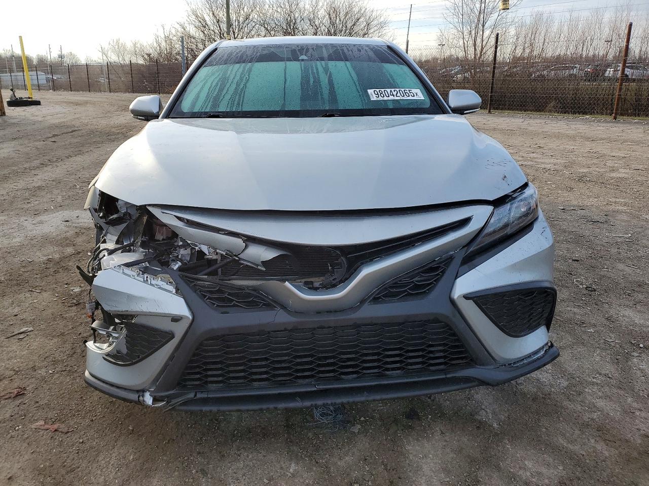 2022 TOYOTA CAMRY SE photo 5