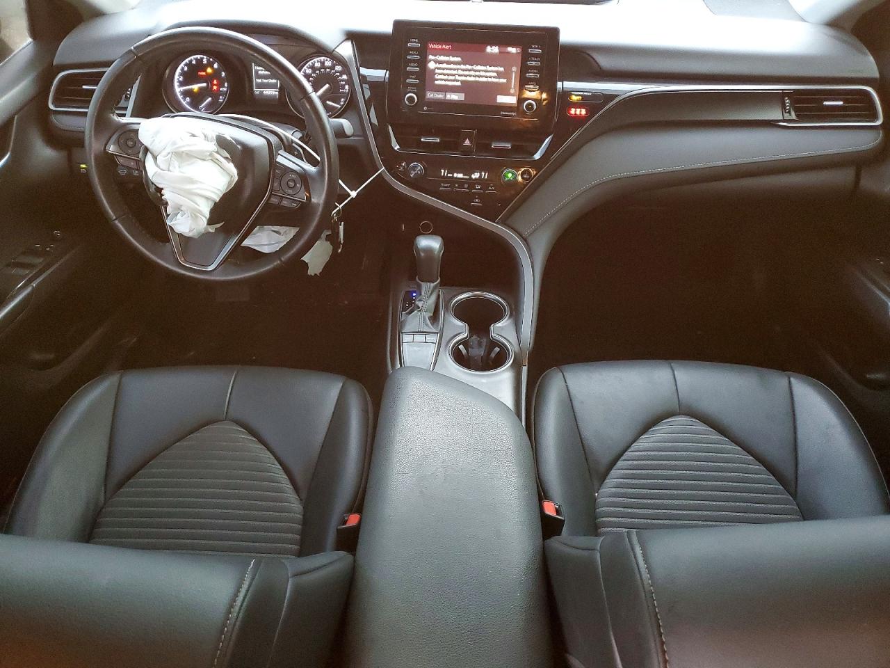 2022 TOYOTA CAMRY SE photo 8