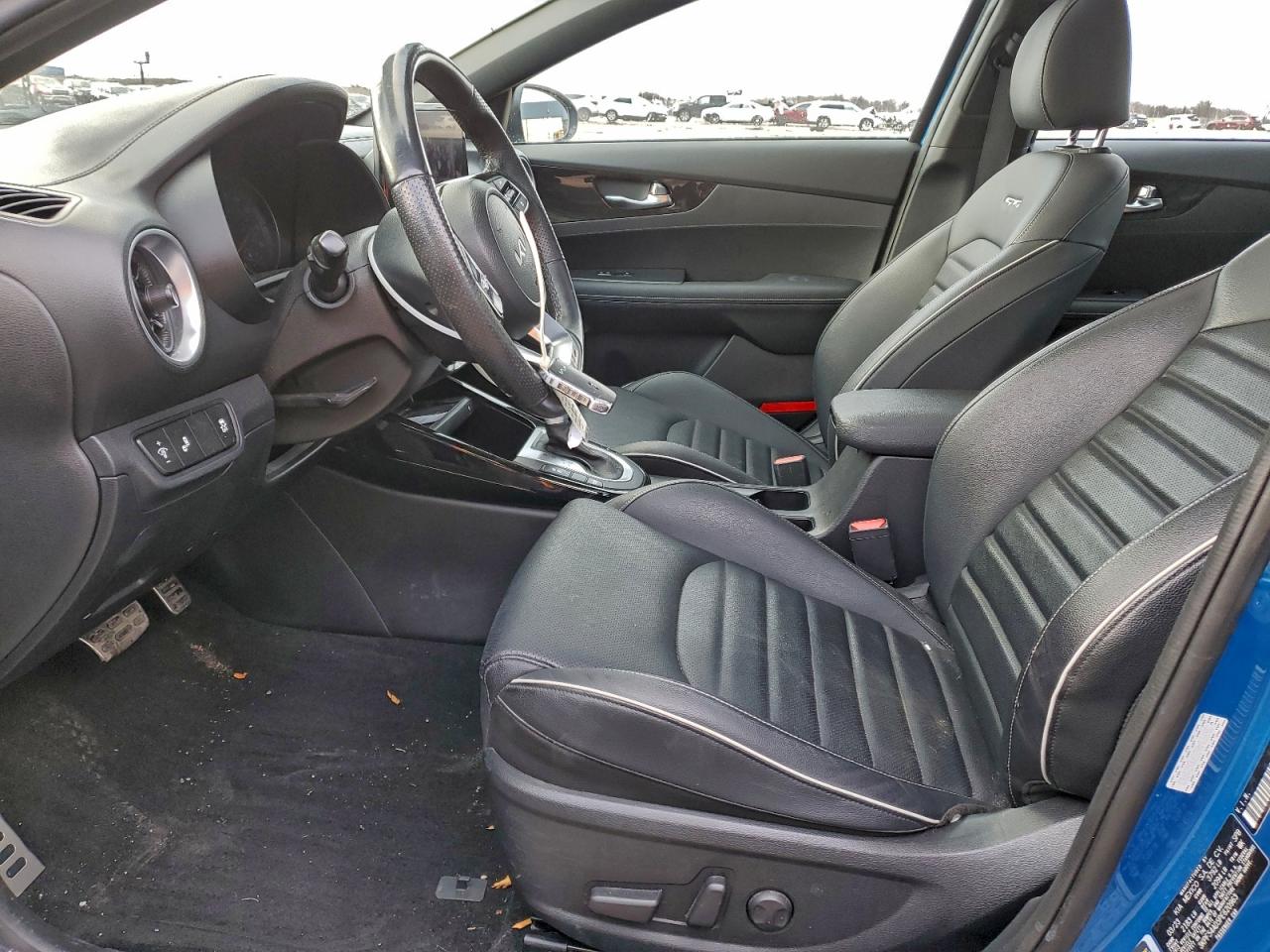 2023 KIA FORTE GT LINE photo 7