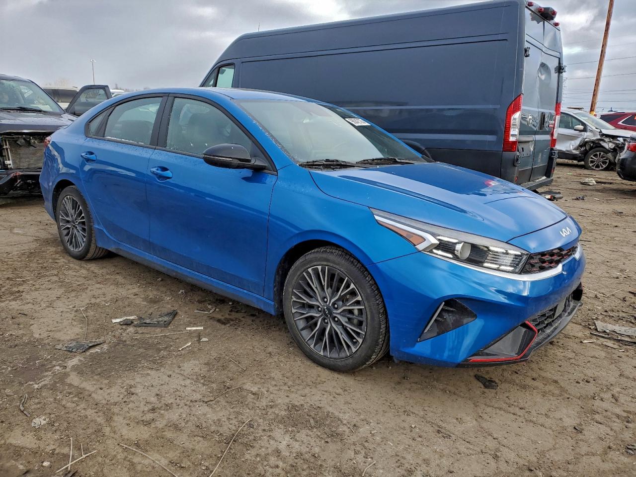 2023 KIA FORTE GT LINE photo 4
