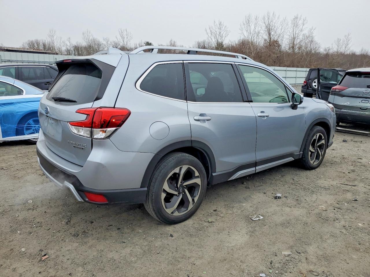 2022 SUBARU FORESTER TOURING photo 3