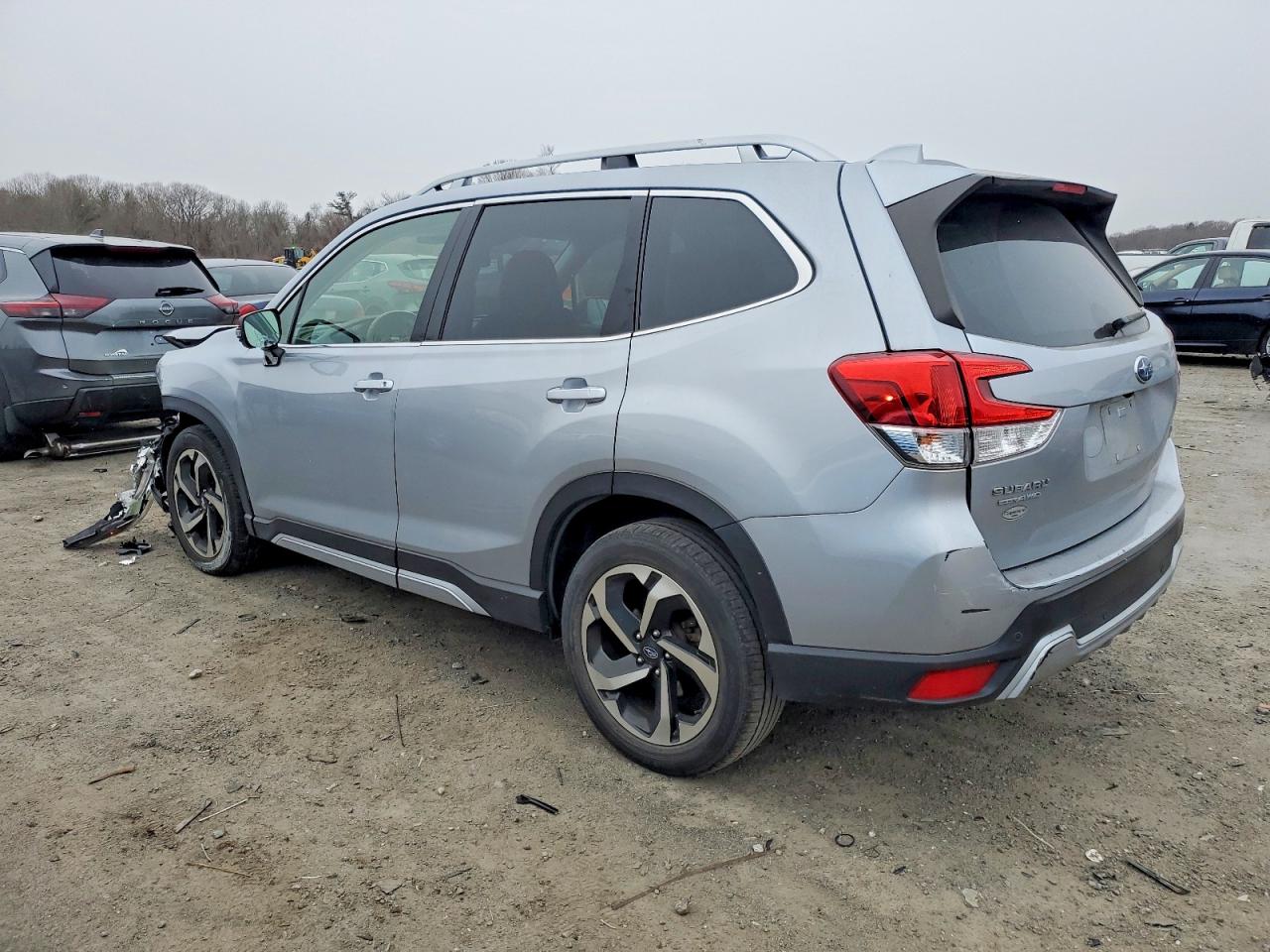 2022 SUBARU FORESTER TOURING photo 2