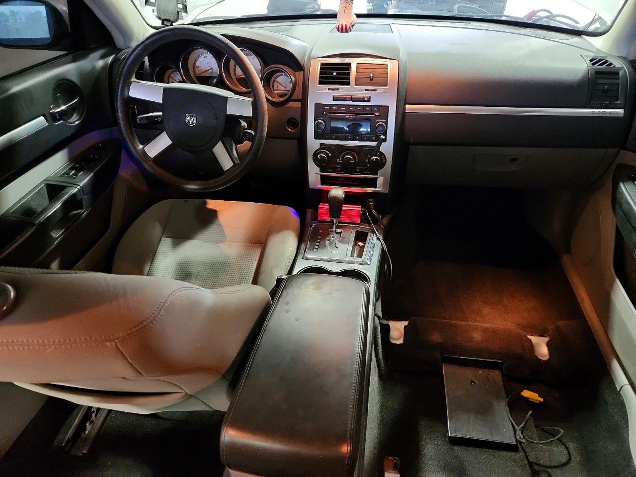 2010 DODGE CHARGER photo 15