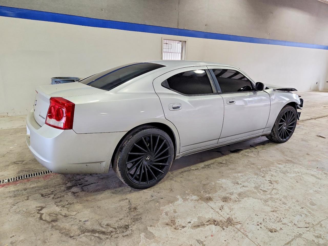 2010 DODGE CHARGER photo 5