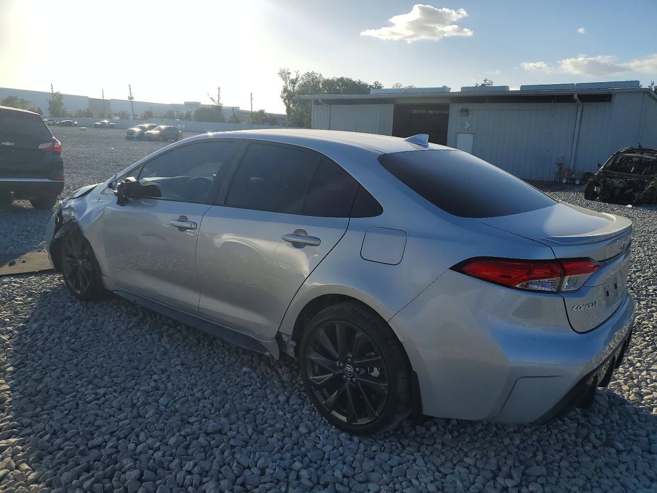 2025 TOYOTA COROLLA SE photo 3
