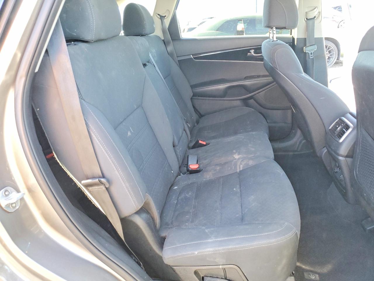 2017 KIA SORENTO LX photo 11
