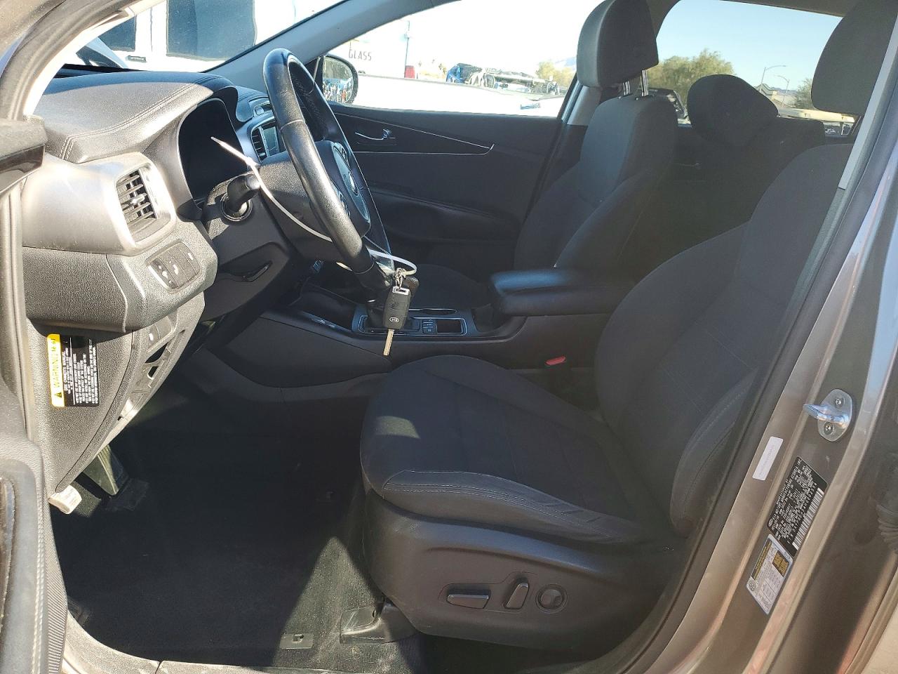 2017 KIA SORENTO LX photo 7