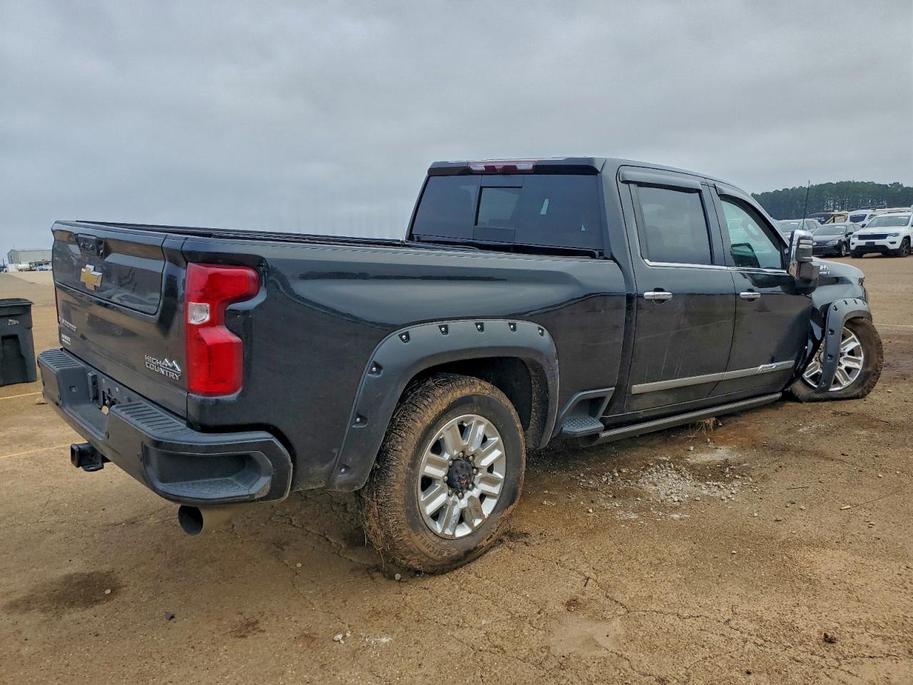 2024 CHEVROLET SILVERADO K2500 HIGH COUNTRY photo 3