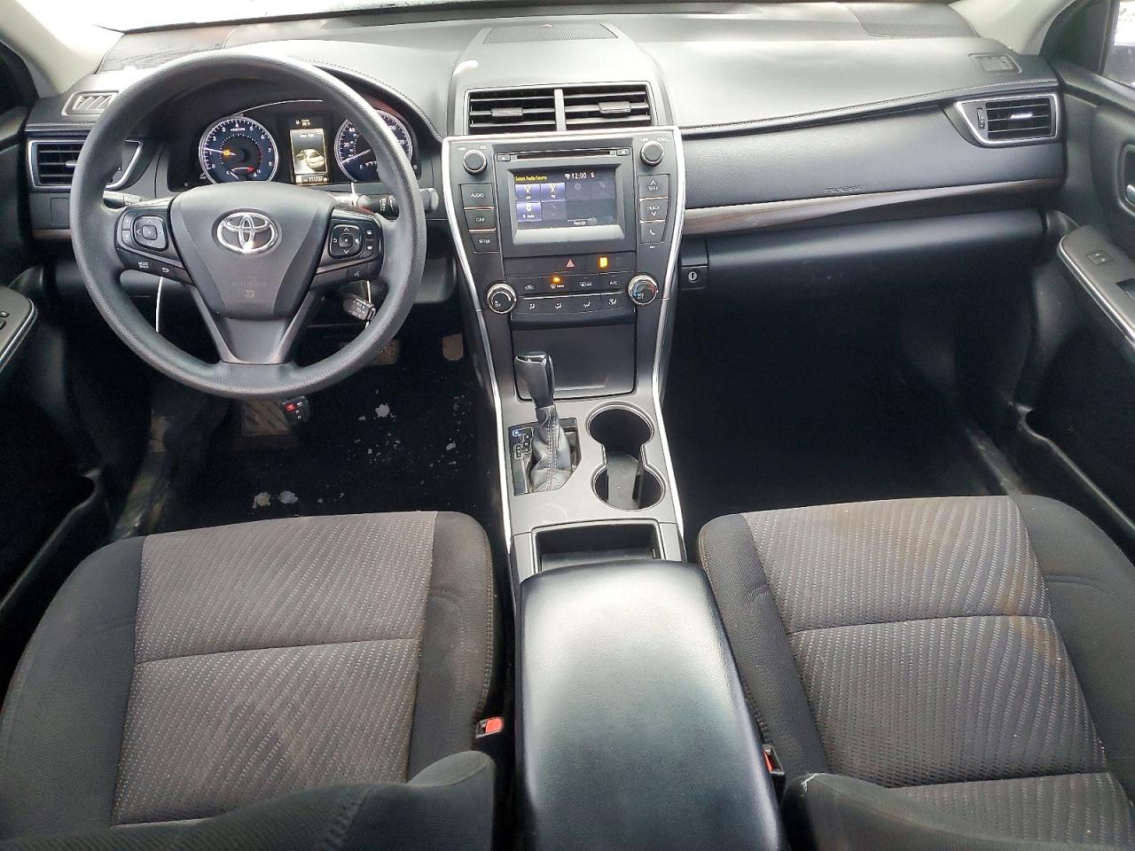 2016 TOYOTA CAMRY LE photo 8