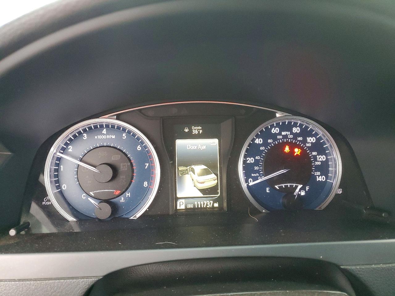 2016 TOYOTA CAMRY LE photo 9