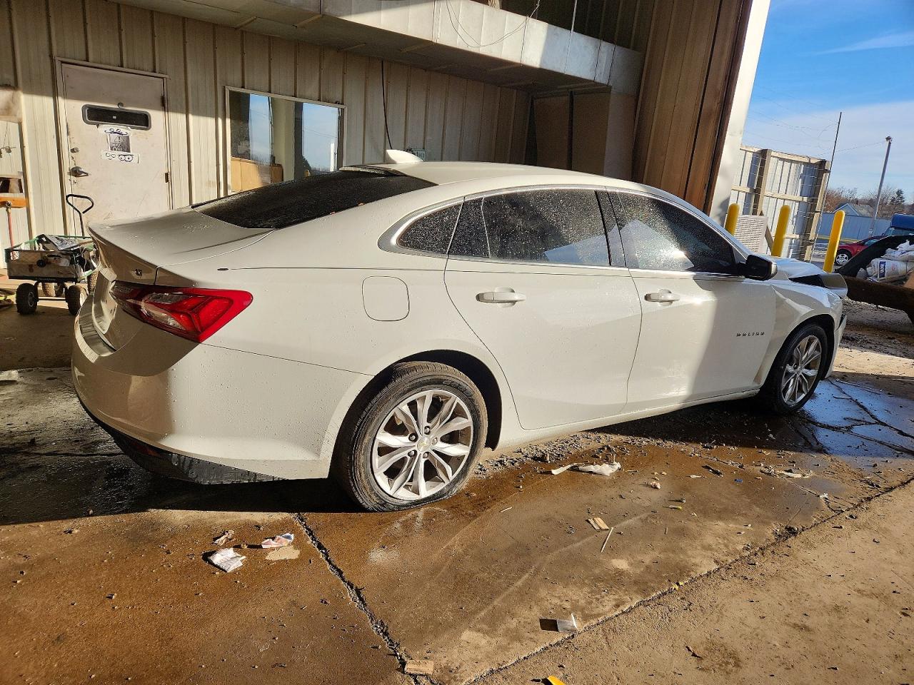 2021 CHEVROLET MALIBU LT photo 3
