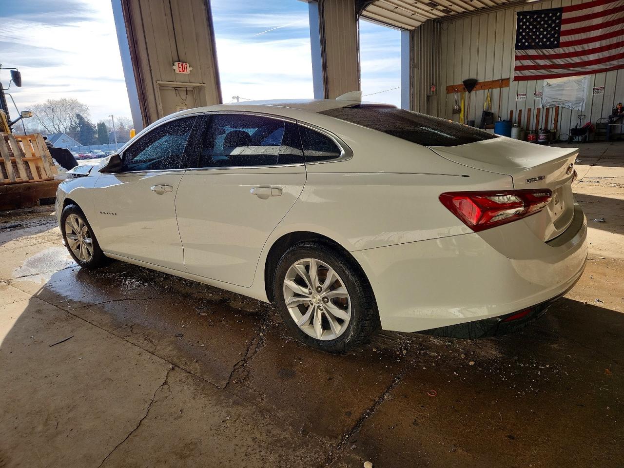 2021 CHEVROLET MALIBU LT photo 2