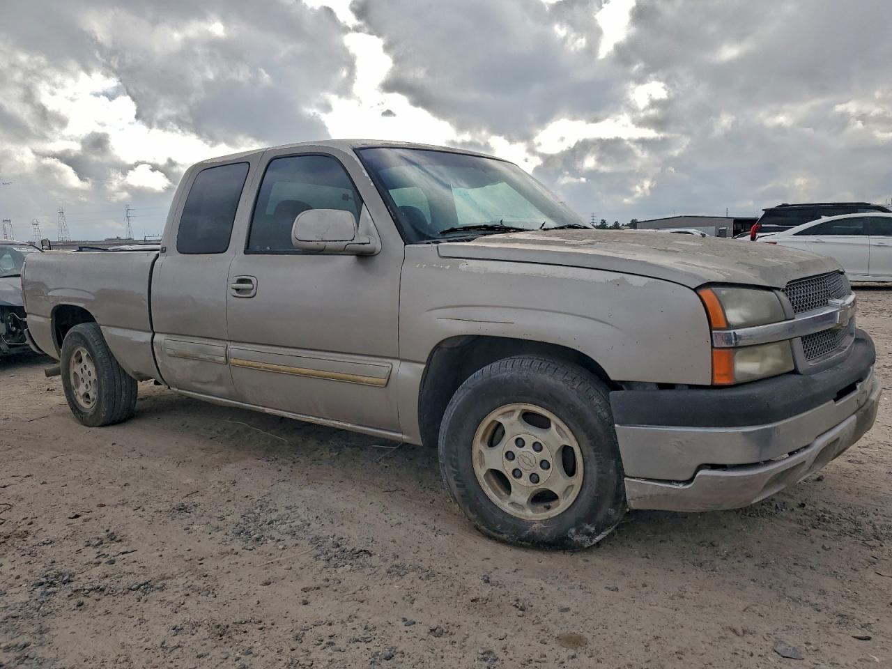 2004 CHEVROLET SILVERADO C1500 photo 4