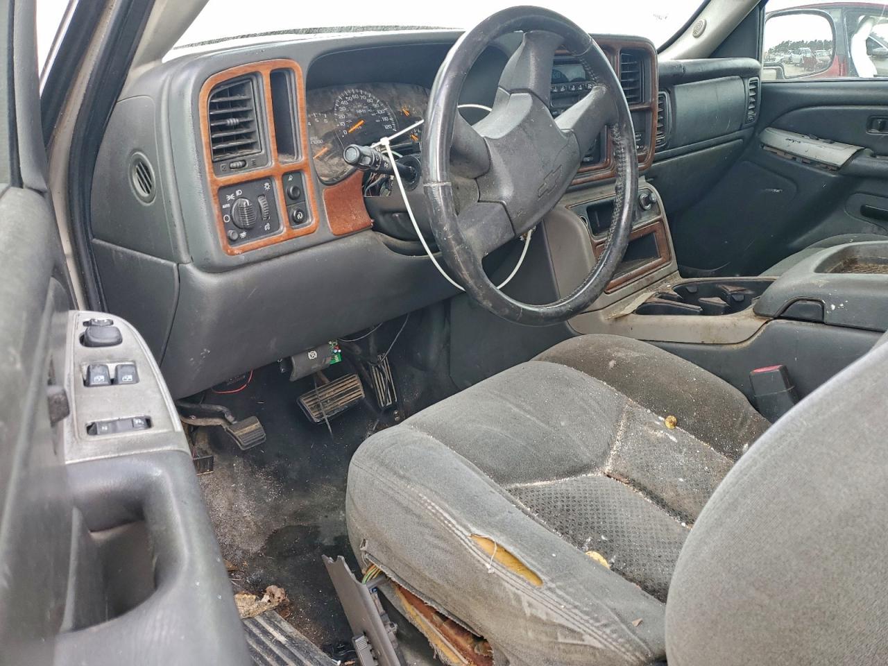 2004 CHEVROLET SILVERADO C1500 photo 8