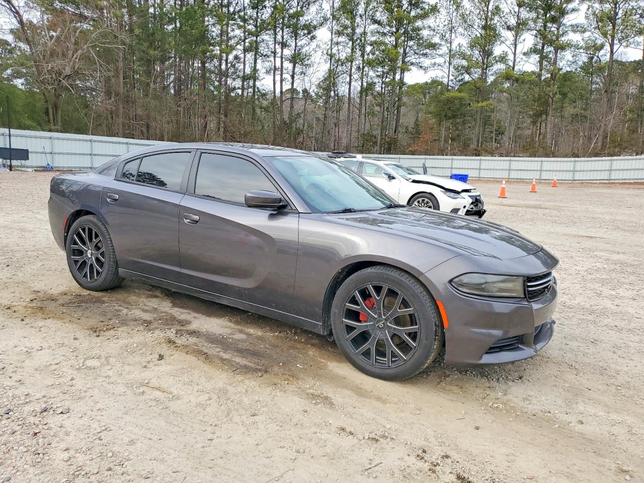 2015 DODGE CHARGER SE photo 4