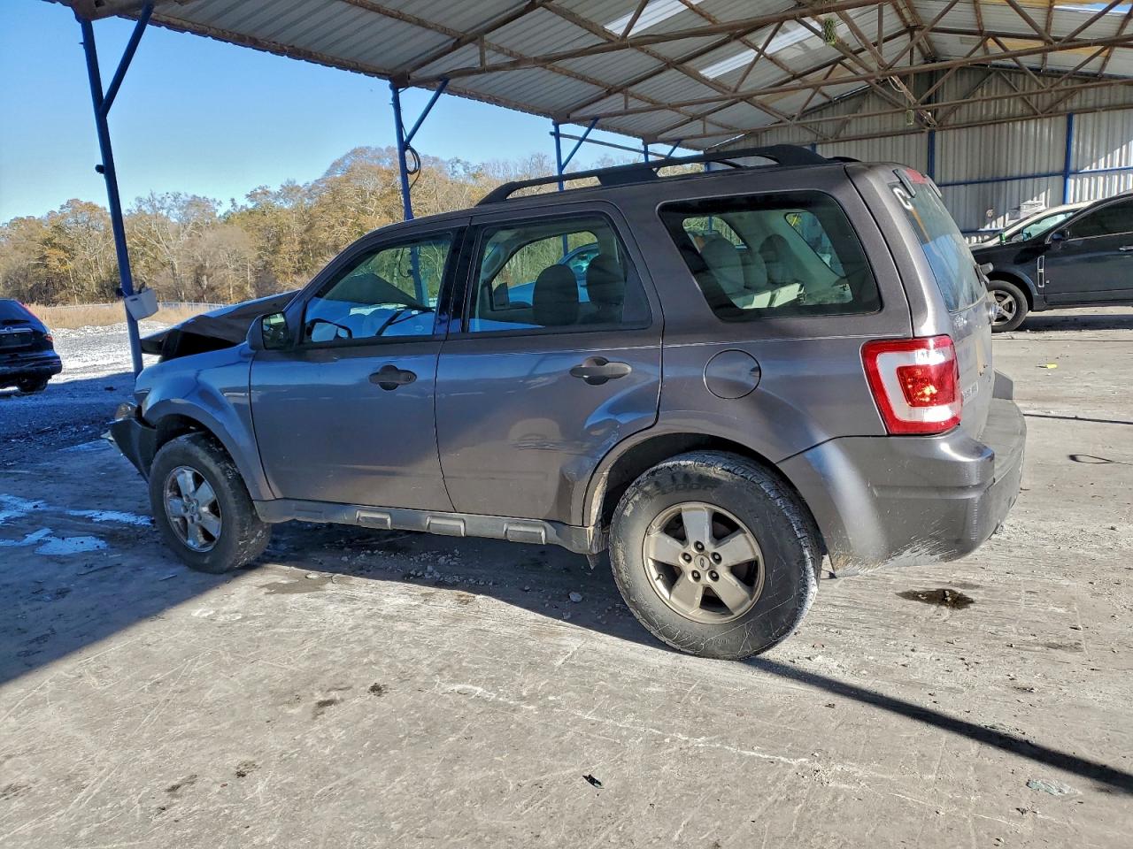 2010 FORD ESCAPE XLS photo 3