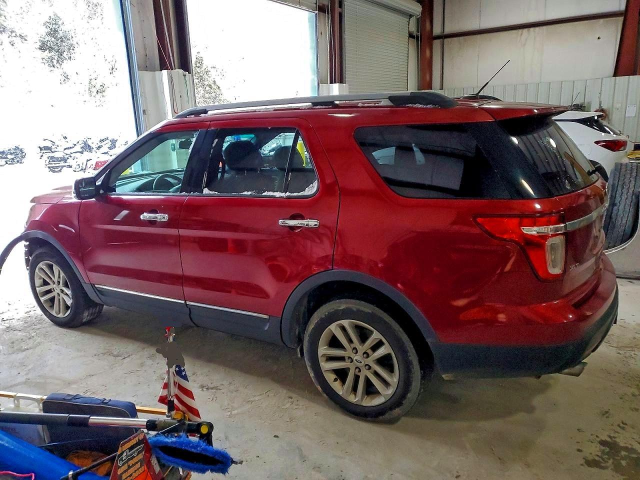 2015 FORD EXPLORER XLT photo 2
