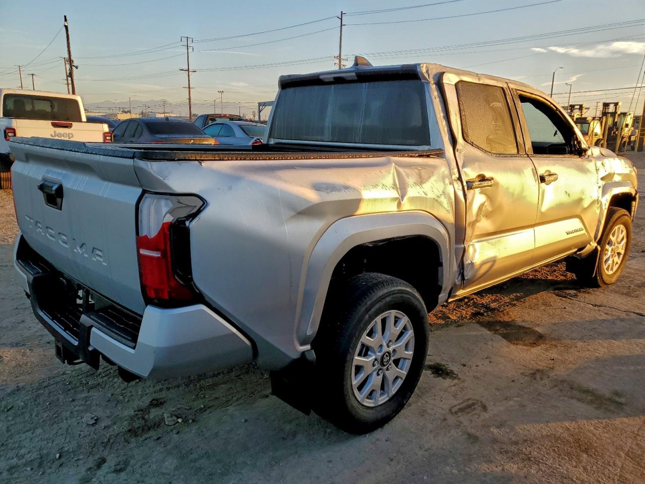 2025 TOYOTA TACOMA DOUBLE CAB photo 3