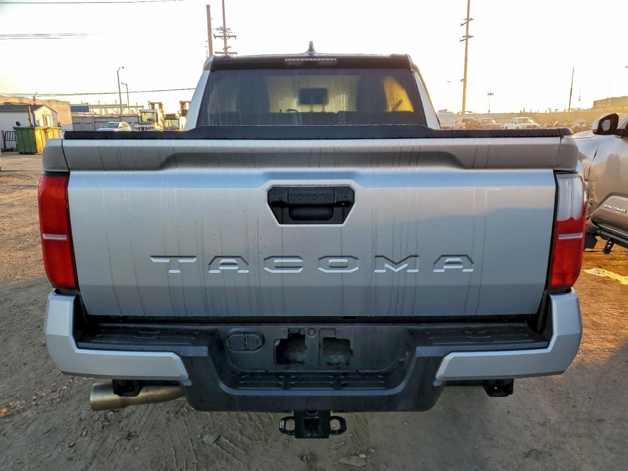 2025 TOYOTA TACOMA DOUBLE CAB photo 6