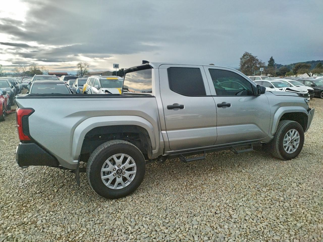 2024 TOYOTA TACOMA DOUBLE CAB photo 3