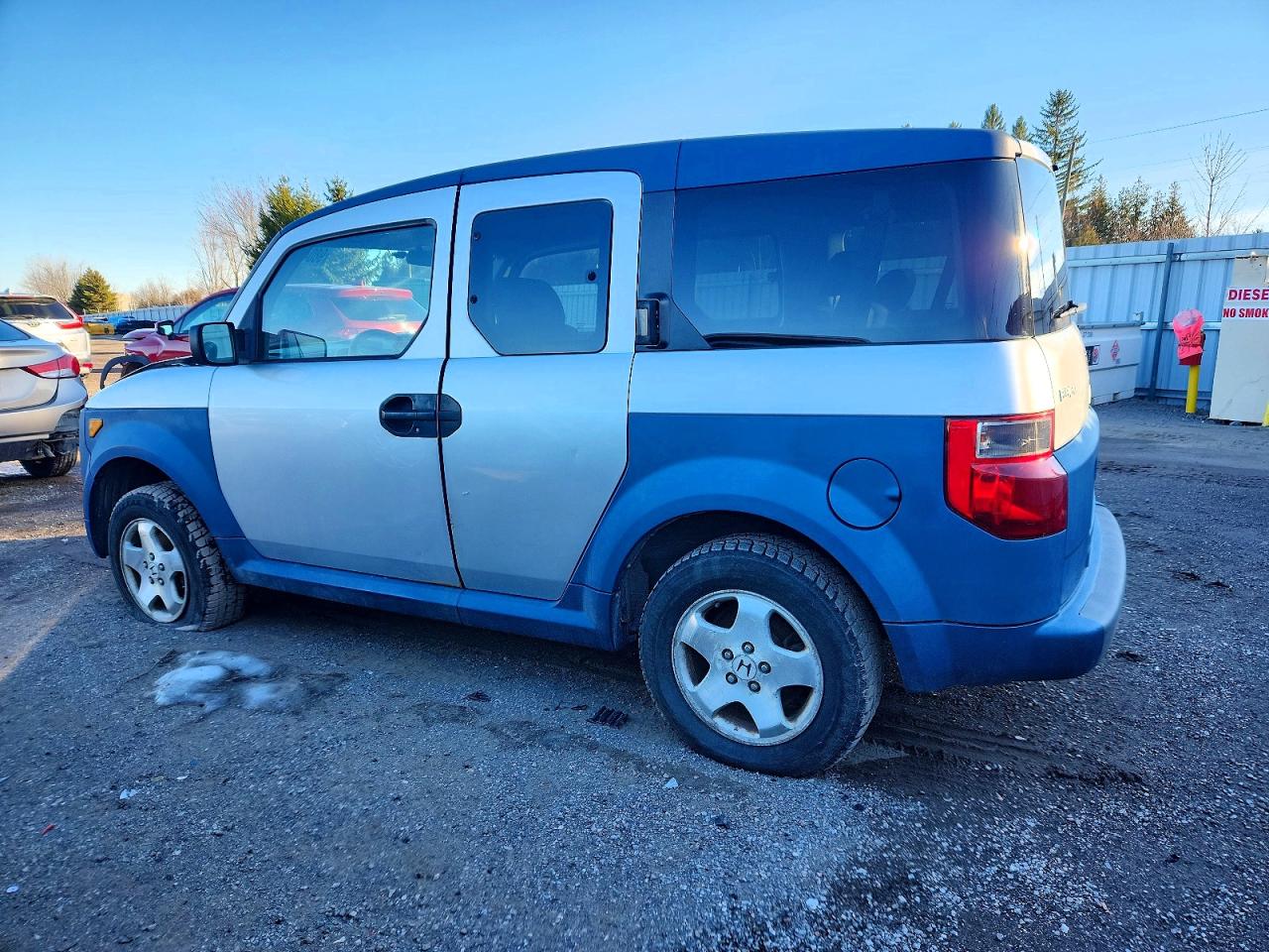 2006 HONDA ELEMENT photo 2