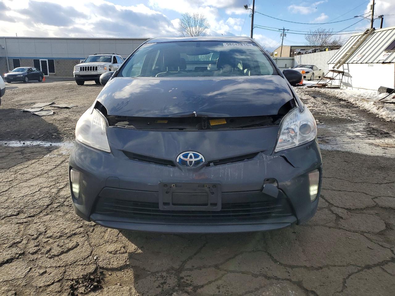 2013 TOYOTA PRIUS photo 5