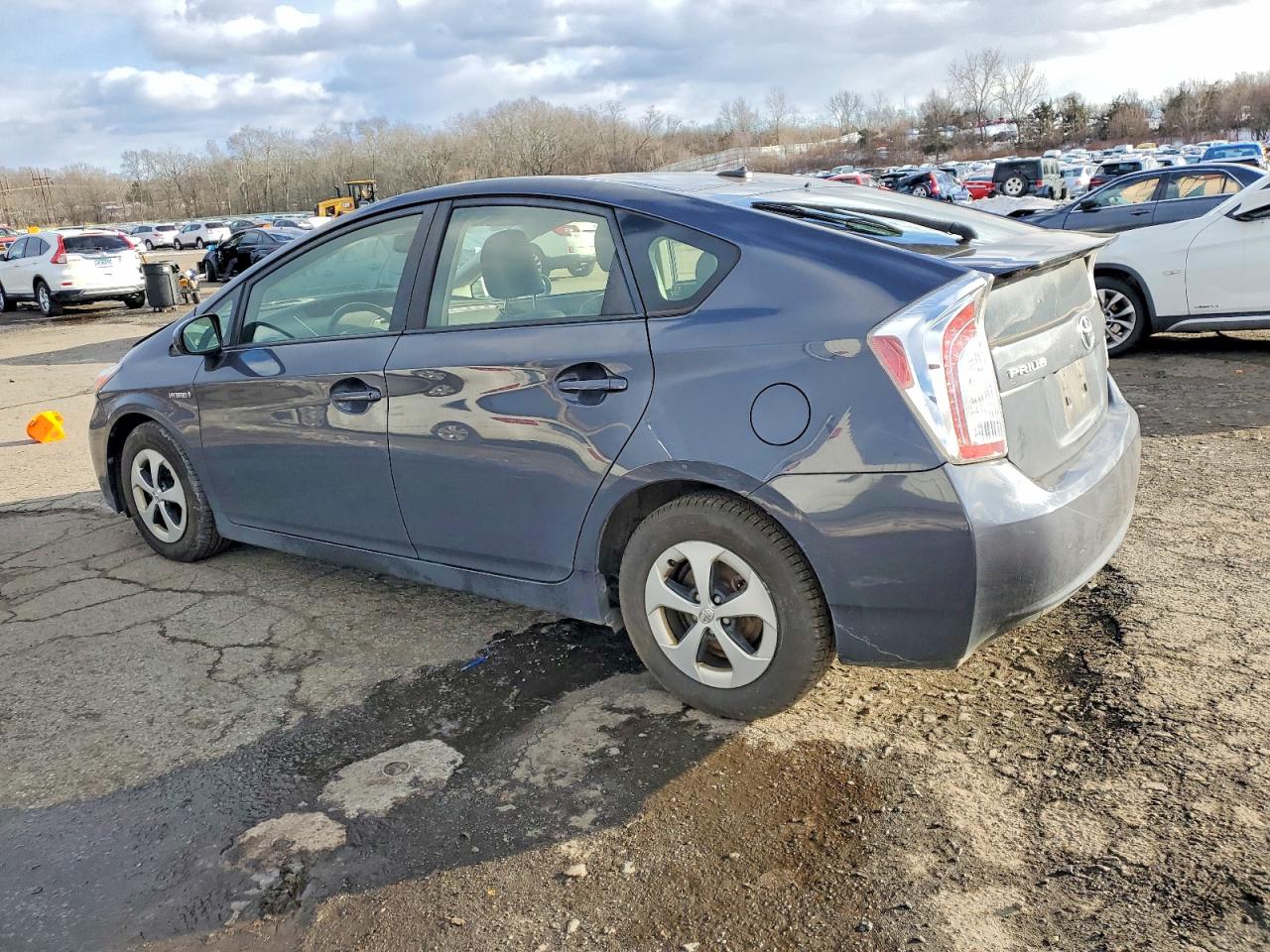 2013 TOYOTA PRIUS photo 2