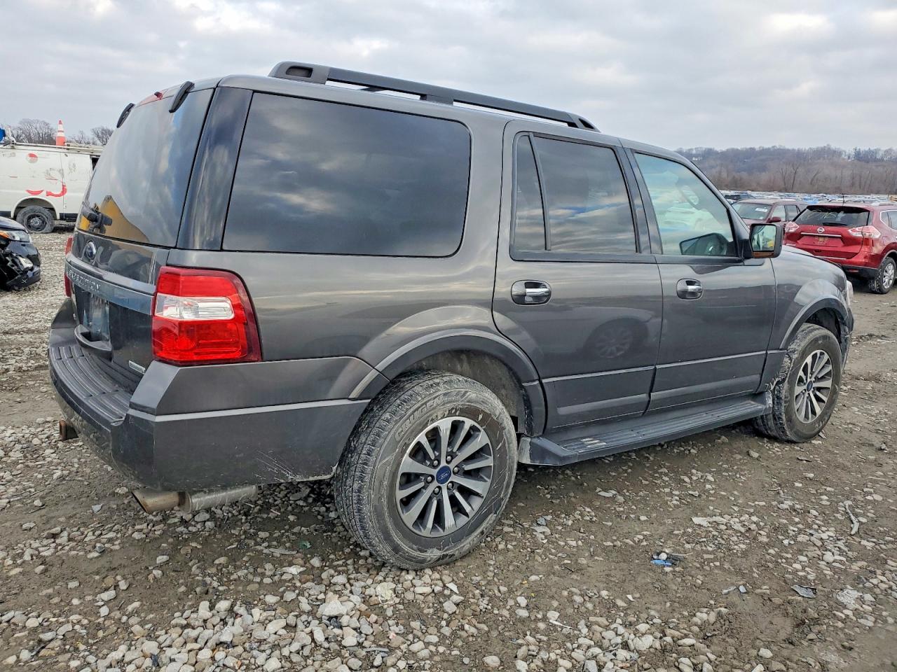 2017 FORD EXPEDITION XLT photo 5