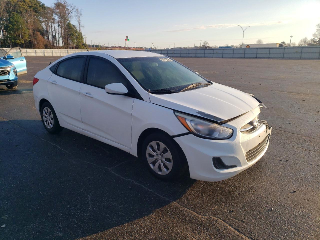 2016 HYUNDAI ACCENT SE photo 4