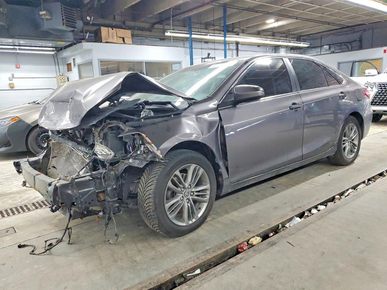 2016 TOYOTA CAMRY