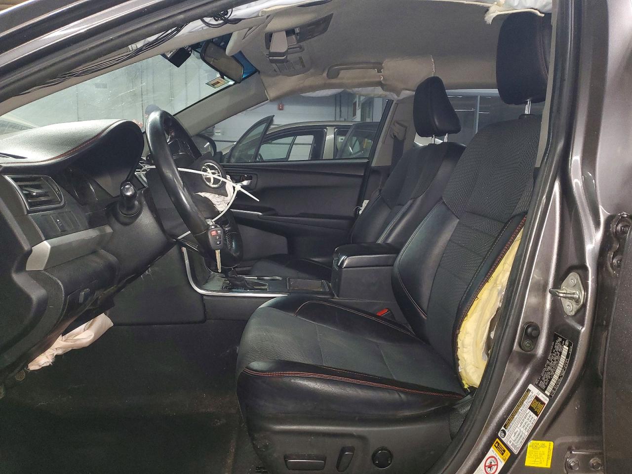 2016 TOYOTA CAMRY LE photo 7