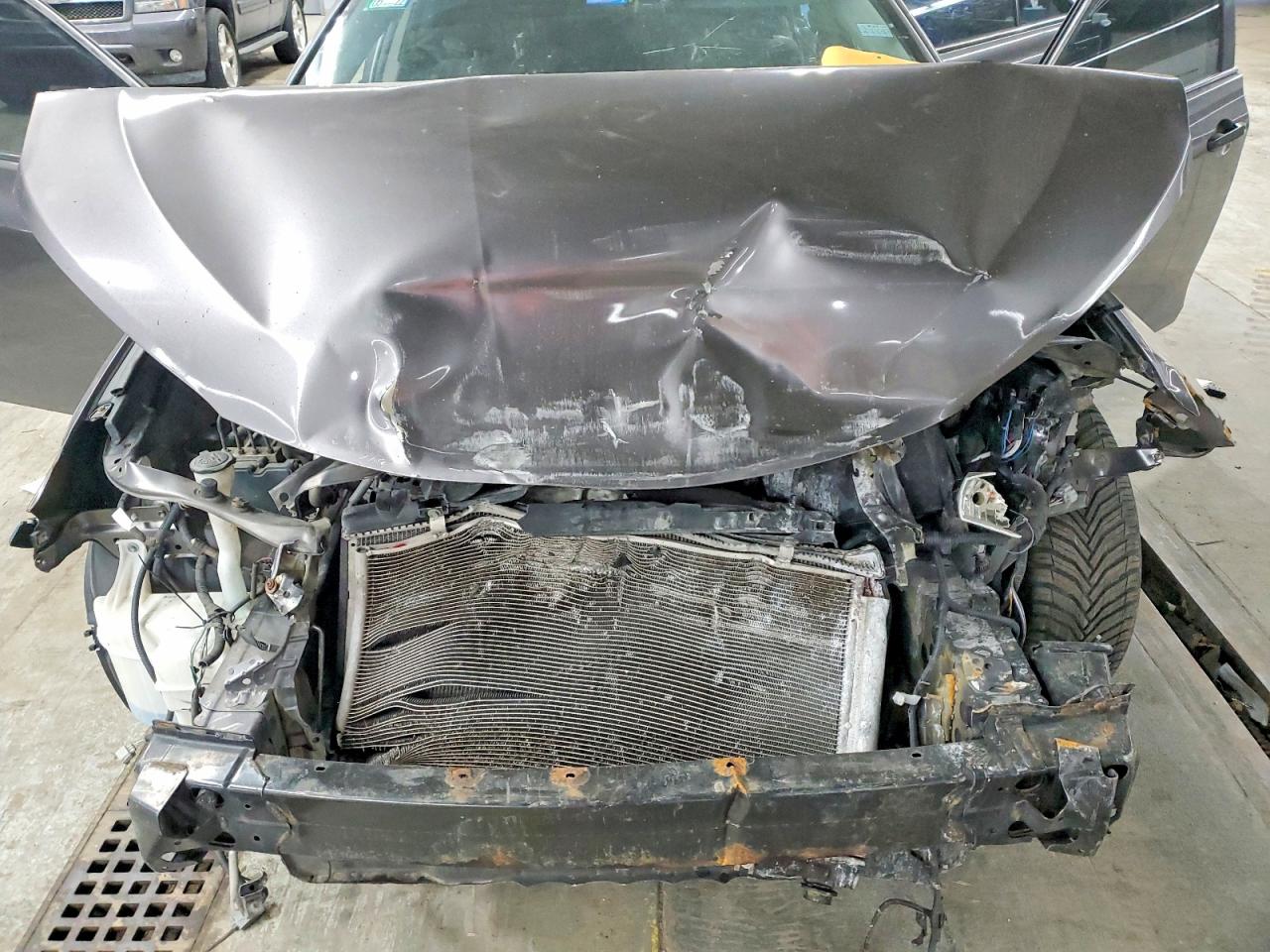 2016 TOYOTA CAMRY LE photo 11