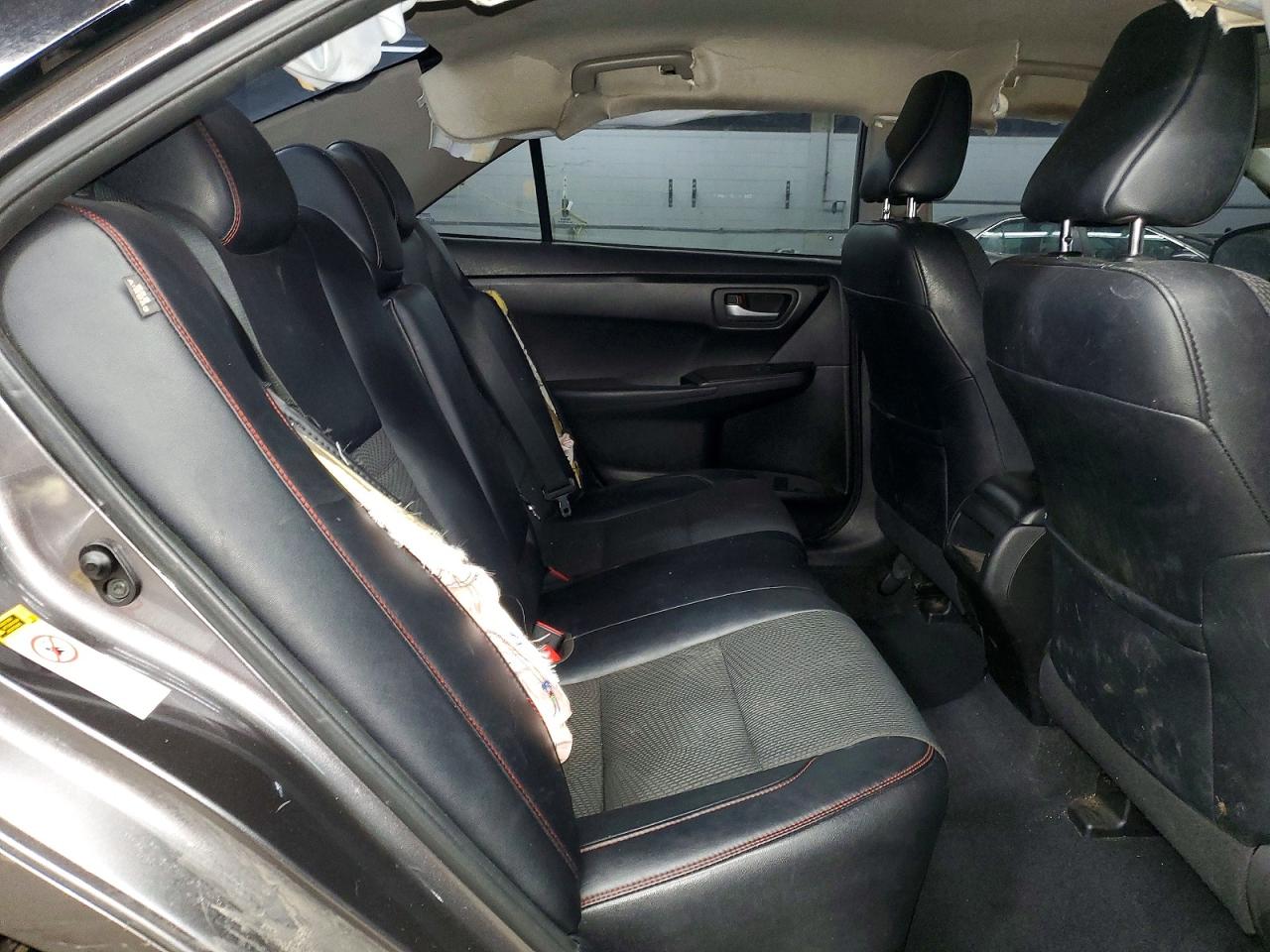 2016 TOYOTA CAMRY LE photo 10