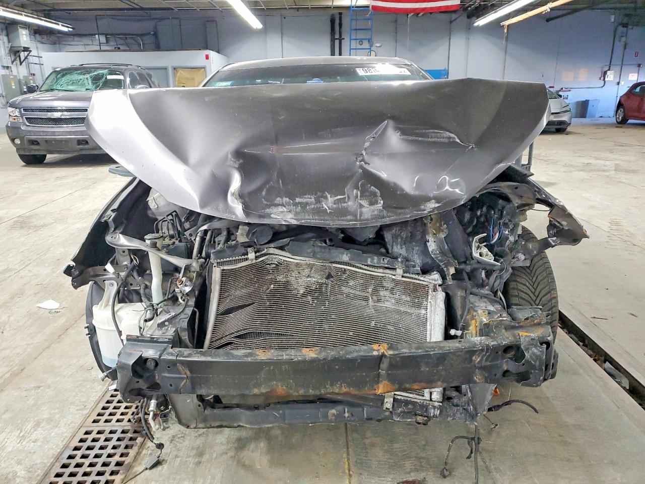 2016 TOYOTA CAMRY LE photo 5
