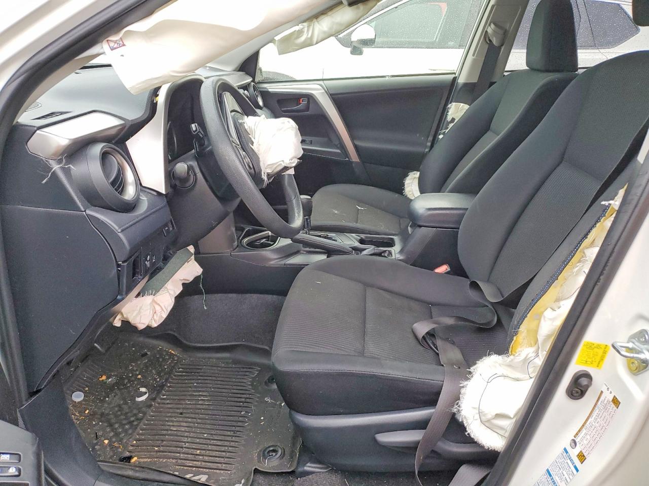 2017 TOYOTA RAV4 LE photo 13