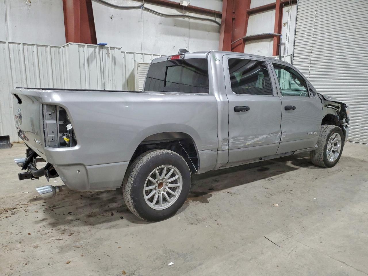 2023 RAM 1500 BIG HORN/LONE STAR photo 3