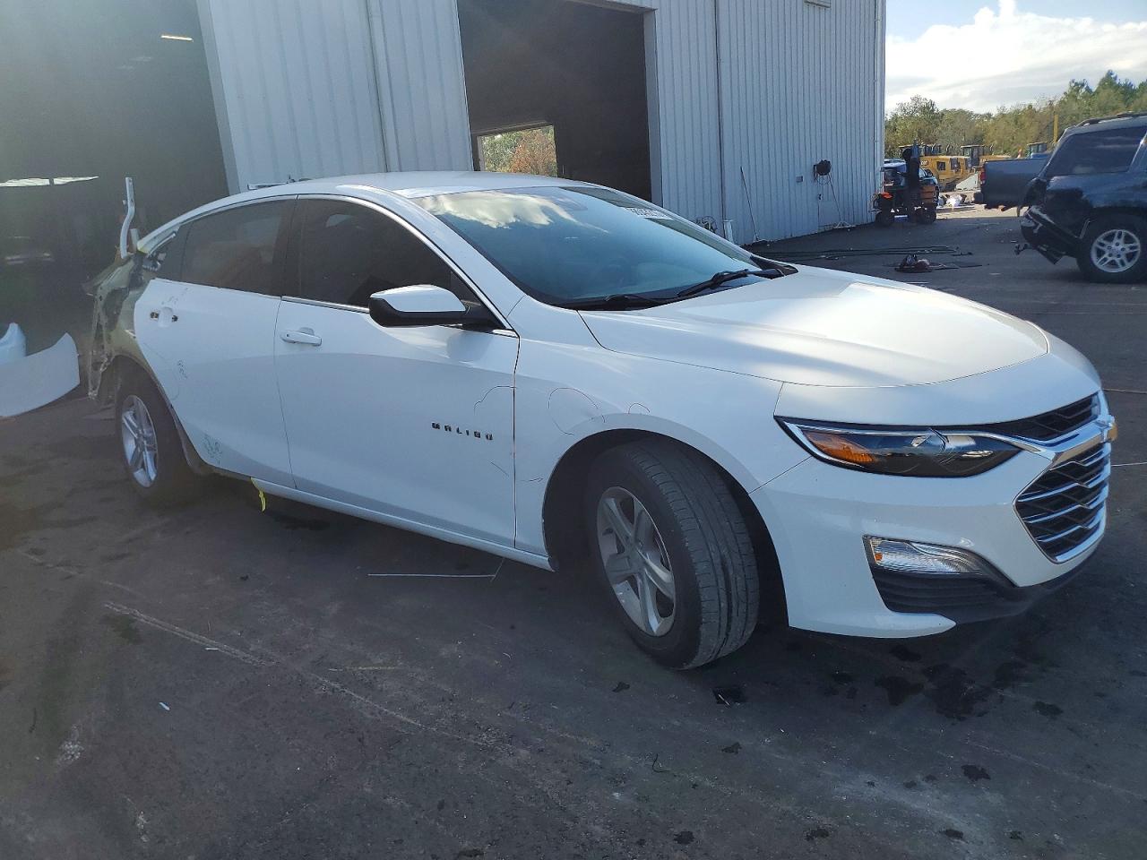 2020 CHEVROLET MALIBU LS photo 4