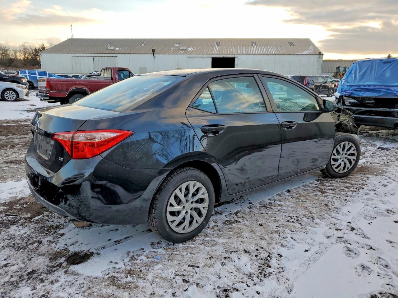 2019 TOYOTA COROLLA L photo 3
