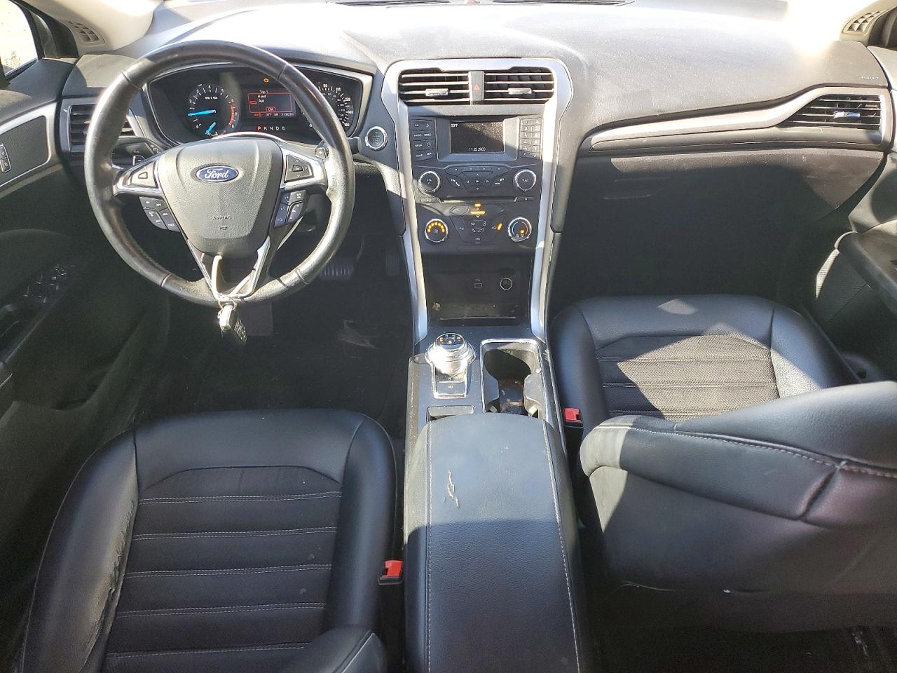 2017 FORD FUSION SE photo 8