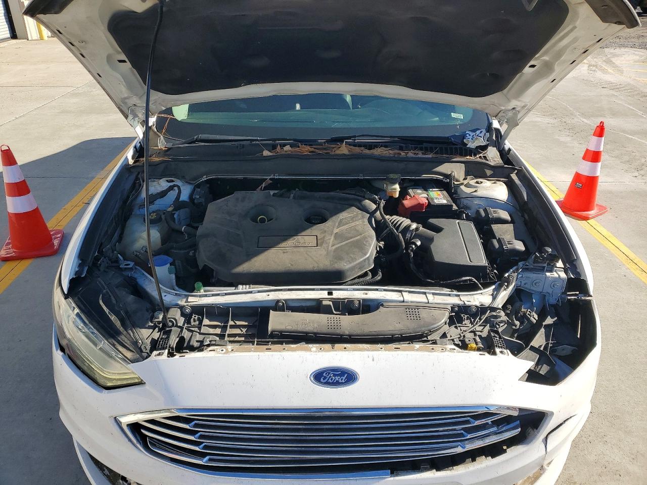 2017 FORD FUSION SE photo 11