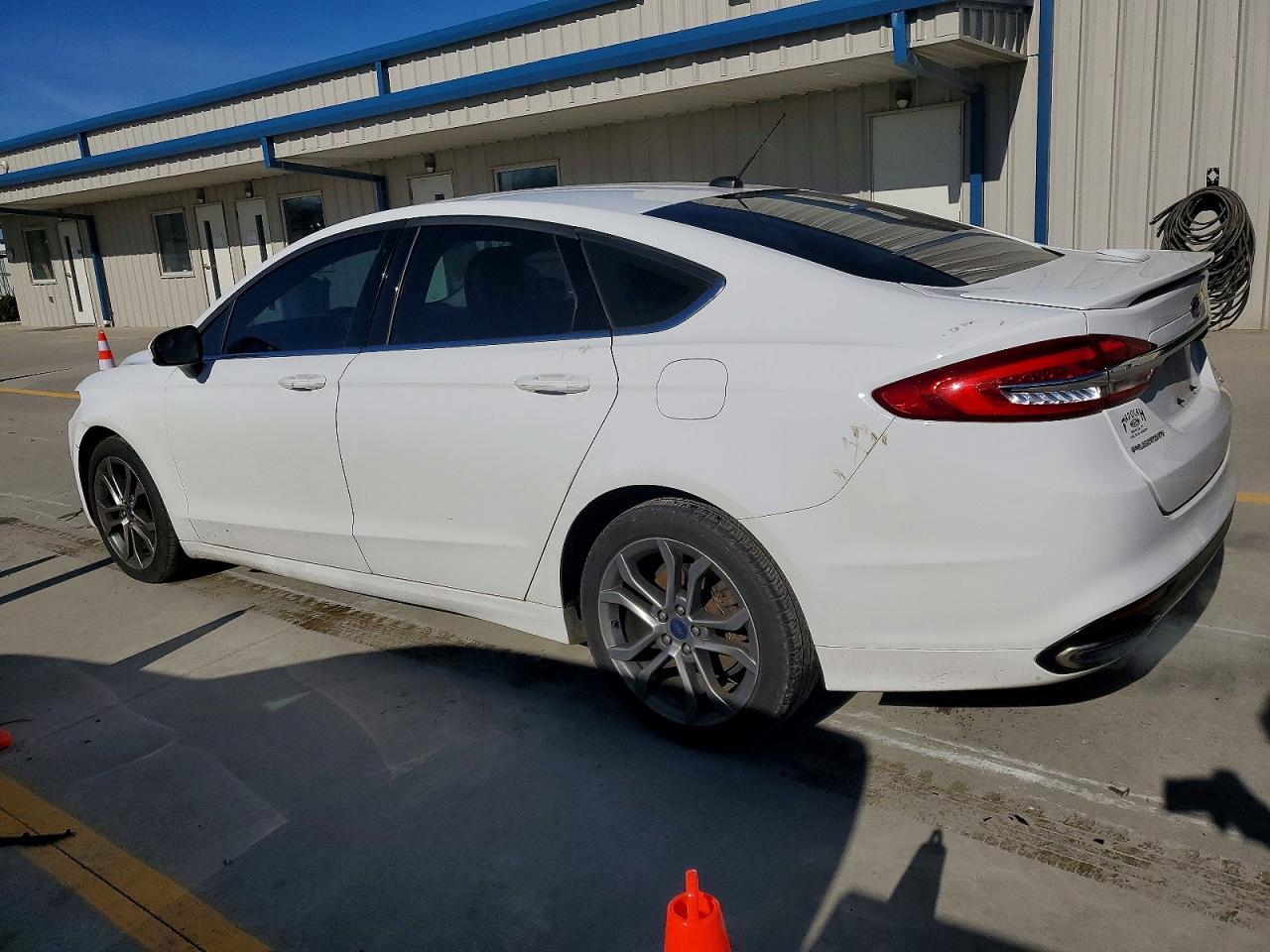 2017 FORD FUSION SE photo 2